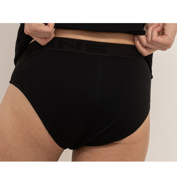 Σλιπ μαύρο με ανάγλυφο λάστιχο 133